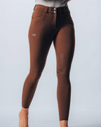 Winners Breeches Espresso, Vorderansicht || Das Model ist 1,71m und trägt Größe 36