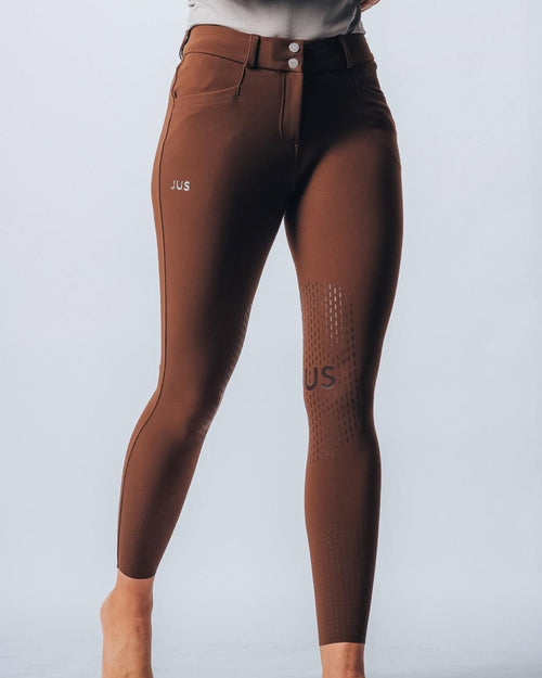 Winners Breeches Espresso, Vorderansicht || Das Model ist 1,71m und trägt Größe 36