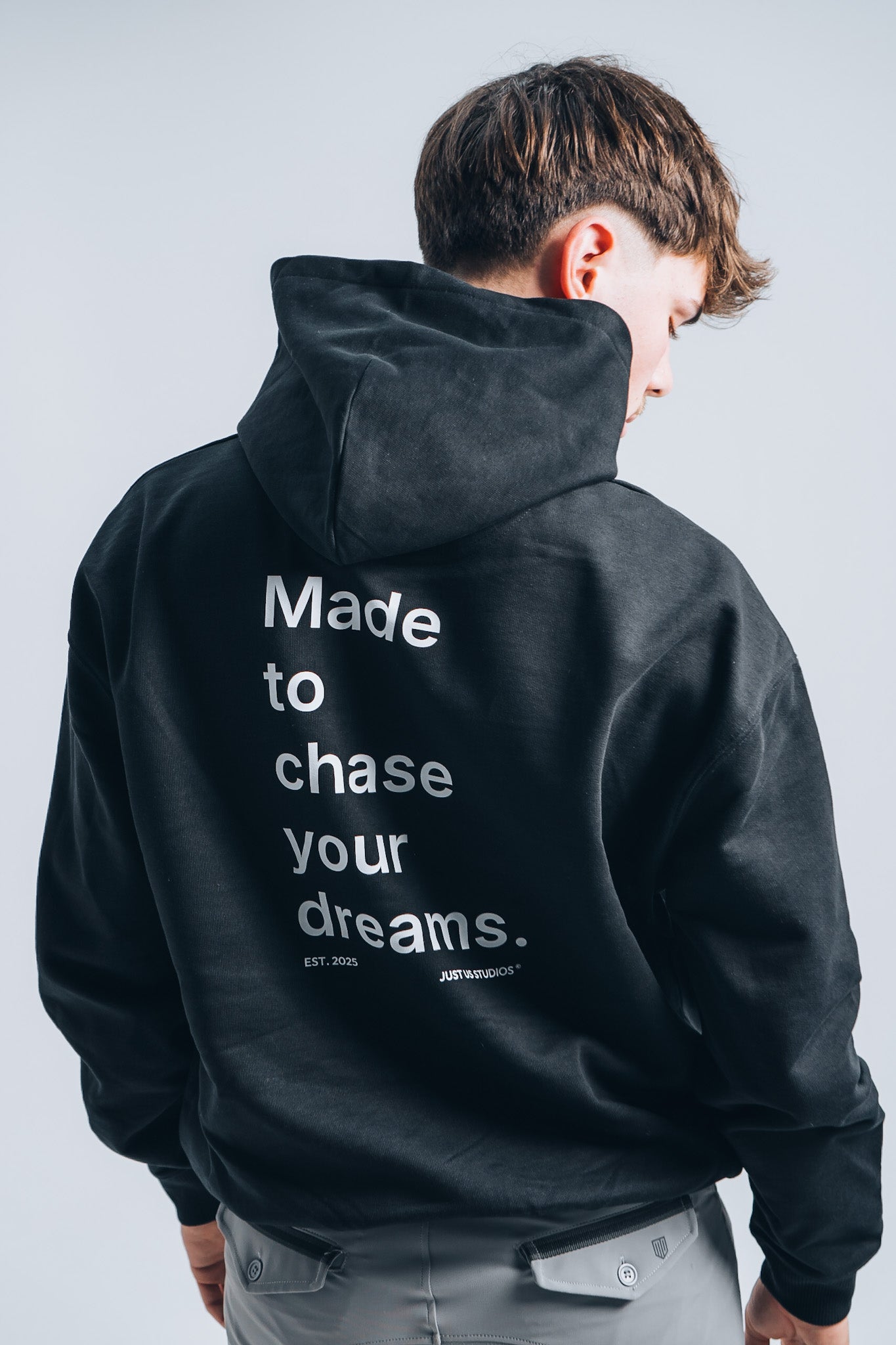 HOODIE CHASE DREAMS BLACK