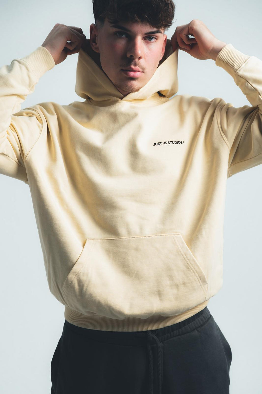 HOODIE CHASE DREAMS BUTTER